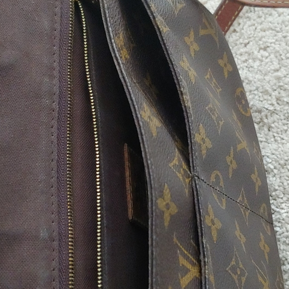 Authentic Louis vuitton menilmontant crossbody - Picture 12 of 14